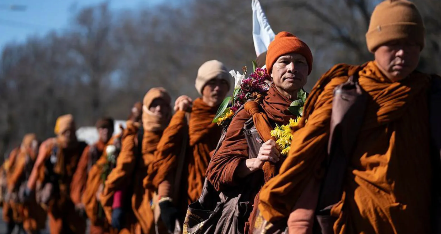 Буддын лам нарын 108 өдрийн “Энх тайвны алхалт” Вашингтонд өндөрлөлөө